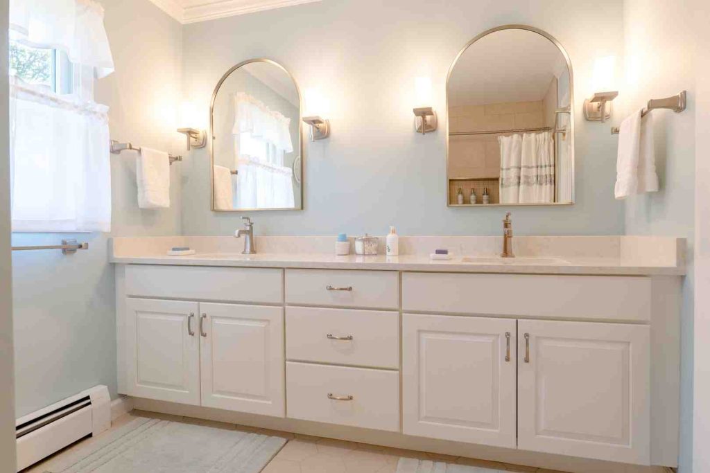 bathroom cabinet painting